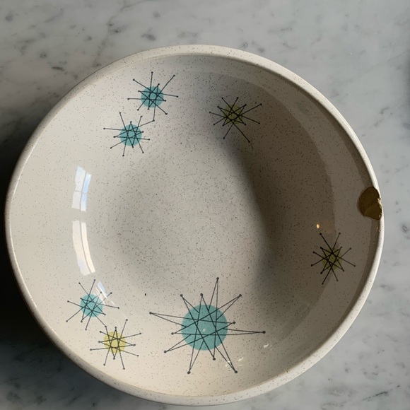 One lot of Franciscan starburst pattern dishes with chips - Picture 9 of 10